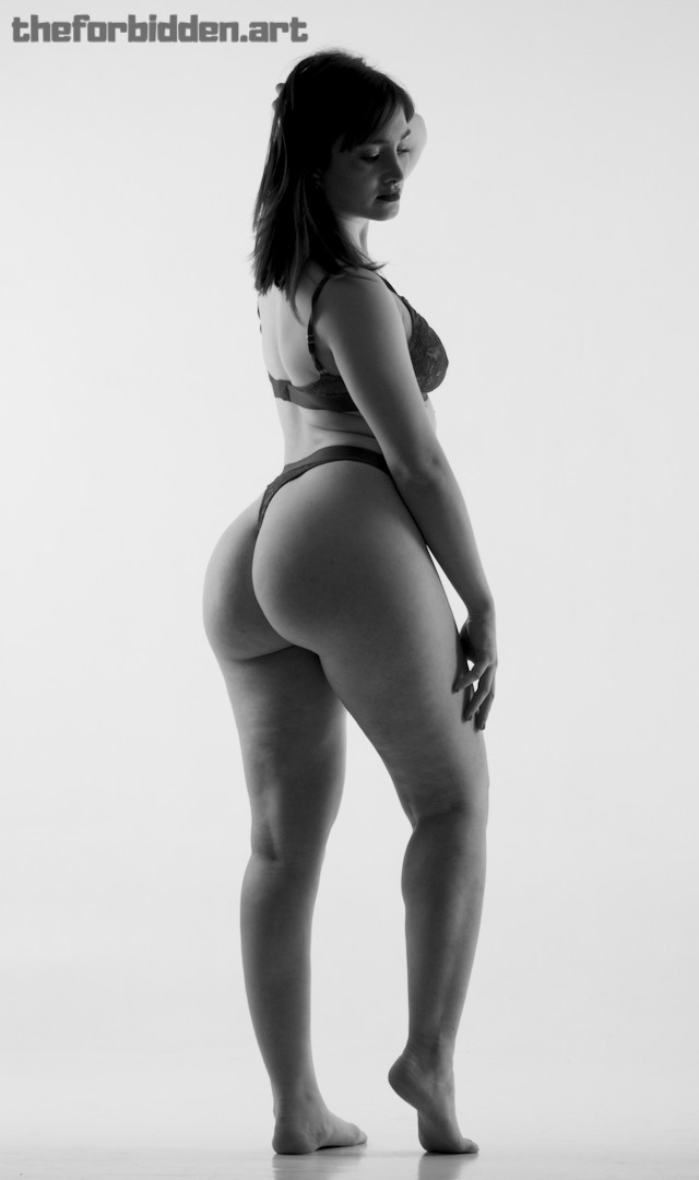 TheForbidden403's tweet photo. Deb 2023 #theforbiddenstudio #nudeart #argentinianmodel #commingsoon https://t.co/YOR1KraAER