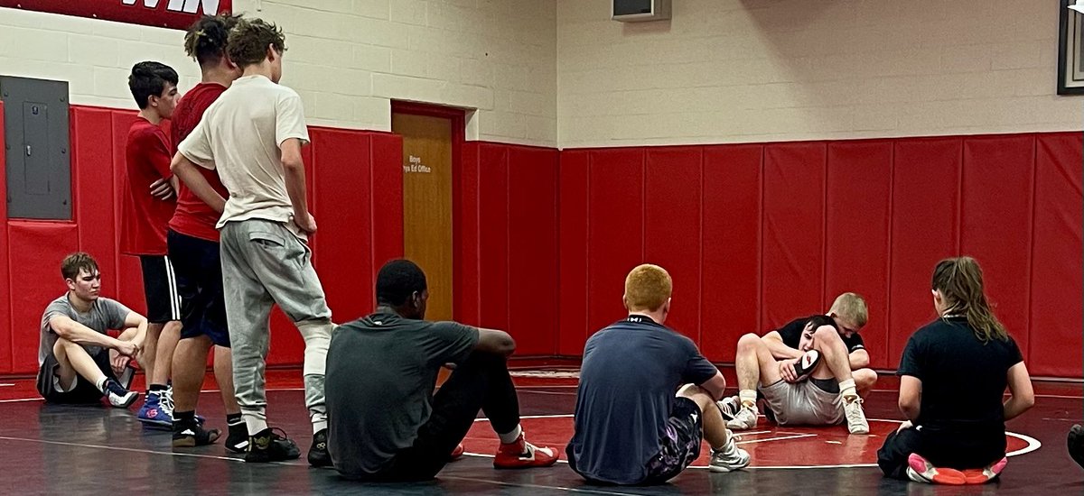 Matt Maloney instructing tonight at Easton Wrestling <a href="/WcMedal/">GoldMedalWC</a> tonight! <a href="/maloneymatt_/">Matt Maloney</a> <a href="/BoysEaston/">THE Easton Wrestling</a>