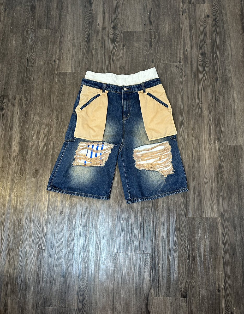 outthewayke's tweet photo. Also made these double layer 5 pocket denim shorts. Pockets are inside out &amp; functional 🪄 https://t.co/bEJbEXfMKS