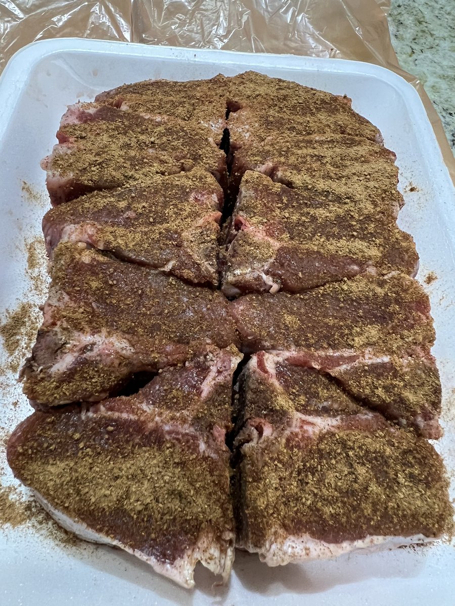 KC4UTIA's tweet photo. What y’all know about Australian lamb chops on the @WeberGrills? Imma tell ya, it’s good! #griling #summertime https://t.co/IXsW8FXpgC
