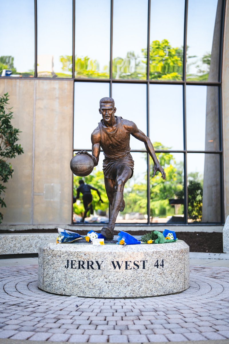 WVUhoops's tweet image. 44 forever.