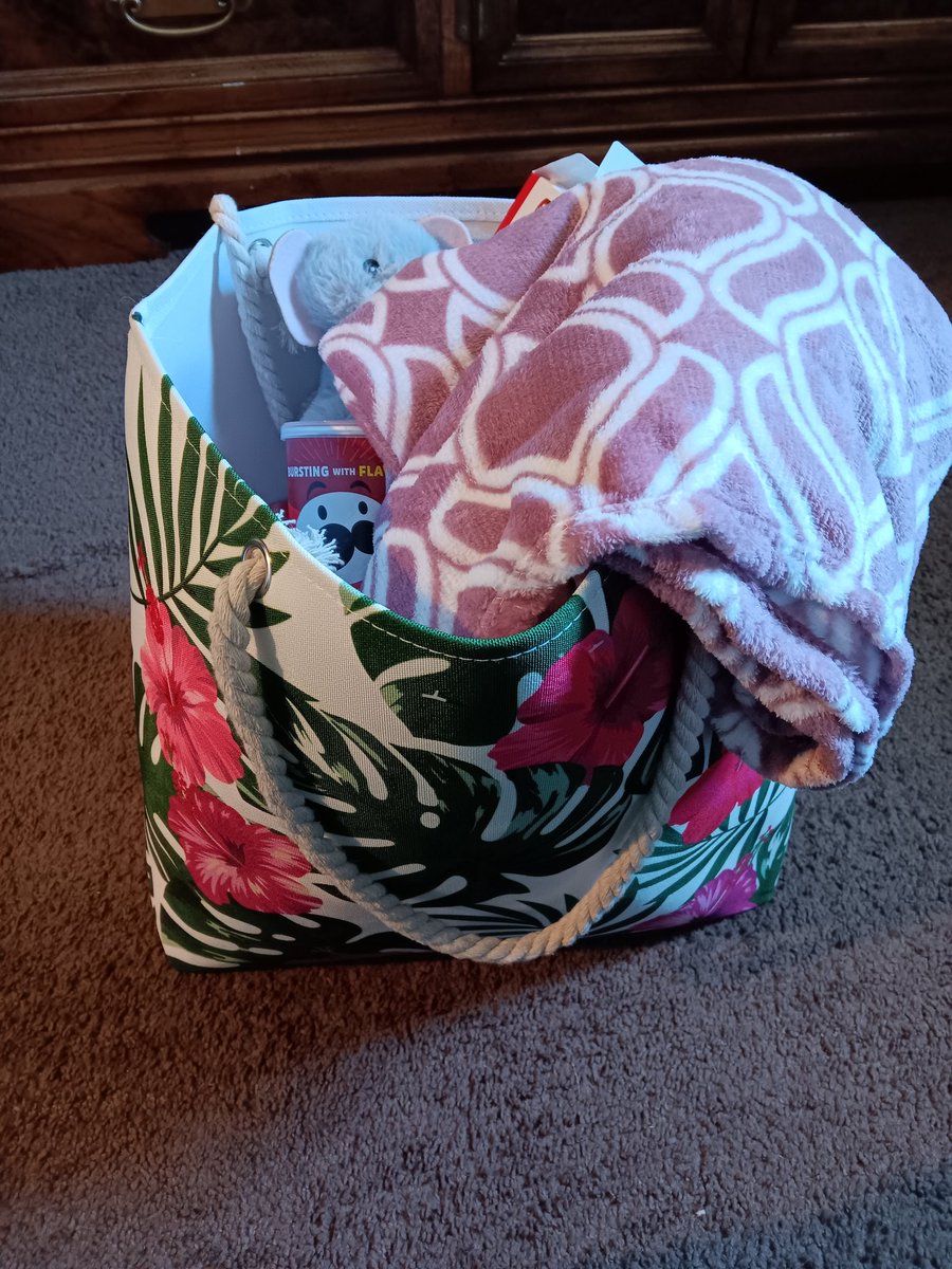 Stefani Kirkwood (@stefanimariek) on Twitter photo Eternally greatful for my best friends at #chilis1749. A little care bag of snacks and goodies to take with me. My chilis family has the best people ever there. #chilisfam #bestfriends #grabbag #chemobag <a href="/Chilis/">Chili's Grill & Bar</a> <a href="/Triple__MMM/">Marnie Mazzoni-Todd</a> Eternally greatful for my best friends at #chilis1749. A little care bag of snacks and goodies to take with me. My chilis family has the best people ever there. #chilisfam #bestfriends #grabbag #chemobag <a href="/Chilis/">Chili's Grill & Bar</a> <a href="/Triple__MMM/">Marnie Mazzoni-Todd</a>