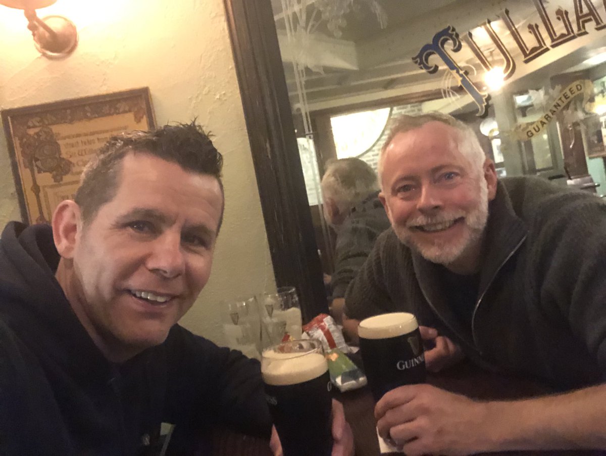 MickGoss's tweet photo. Pints time with the bauld ⁦@jonnyclock⁩ happy out in the Shlipper. ⁦@PELVIStheBAND⁩ hush. https://t.co/6QtYqsh9lC