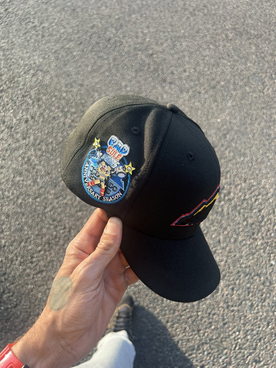 TheManWithESPN's tweet photo. @WesKhalifaNY @soleguru
#FOTD🧢🏔️
#Capsule👑
Colorado #Rockies
10 Year Anniversary🥂
#Capsule📌
#ChainedUpStarBoy📌
#BOWZER🔥 on the cloth👕
#KOTD👟
Citrus 7’s https://t.co/T1qn6oiLNh