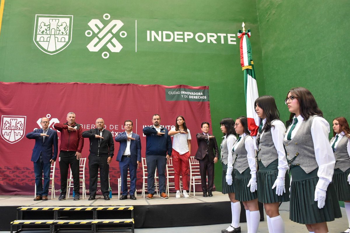DeporteCDMX's tweet photo. 🥁🇲🇽Hoy en el INDEPORTE, nuestro Director, Lic. @julioperezdf, encabezó el “Abanderamiento de la Selección Juvenil de la CDMX”, quienes competirán en los “Juegos Deportivos Nacionales de la Educación Media Superior 2024” (JUDENEMS), de #ADDEMS / ConademsCDMX, en Puebla. https://t.co/DqSNLUYaTp