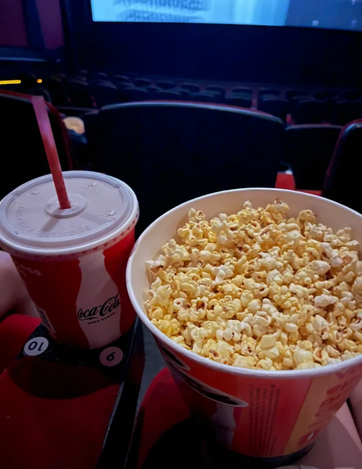 Every movie is a world, let us travel through time and space together and explore infinite possibilities