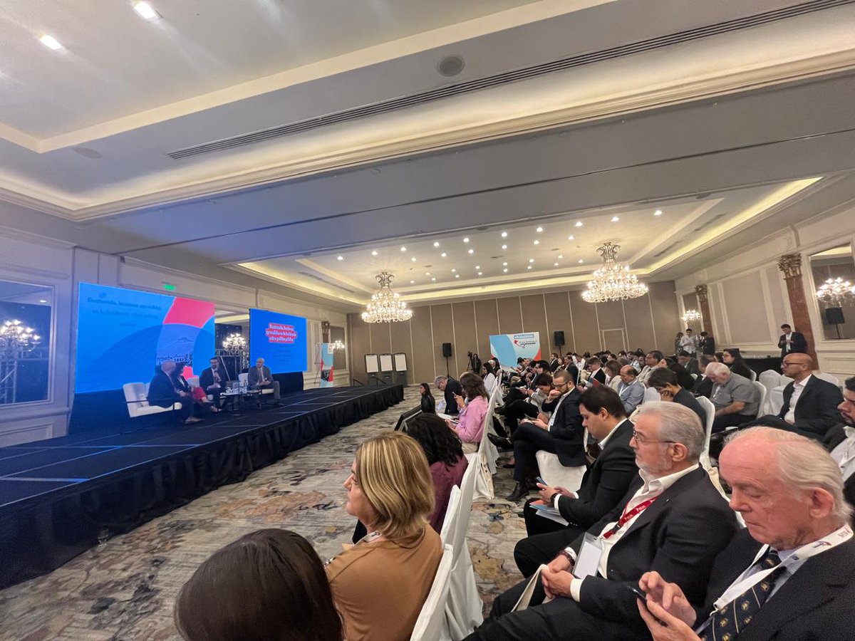 En el marco de la nueva edición de la Academia Liberal de América Latina, desarrollada en Ciudad de Guatemala, la Fundación Democracia y Prosperidad estuvo presente en el Congreso RELIAL "20 años desafiando al autoritarismo", junto a los participantes de la Academia.

#RELIAL