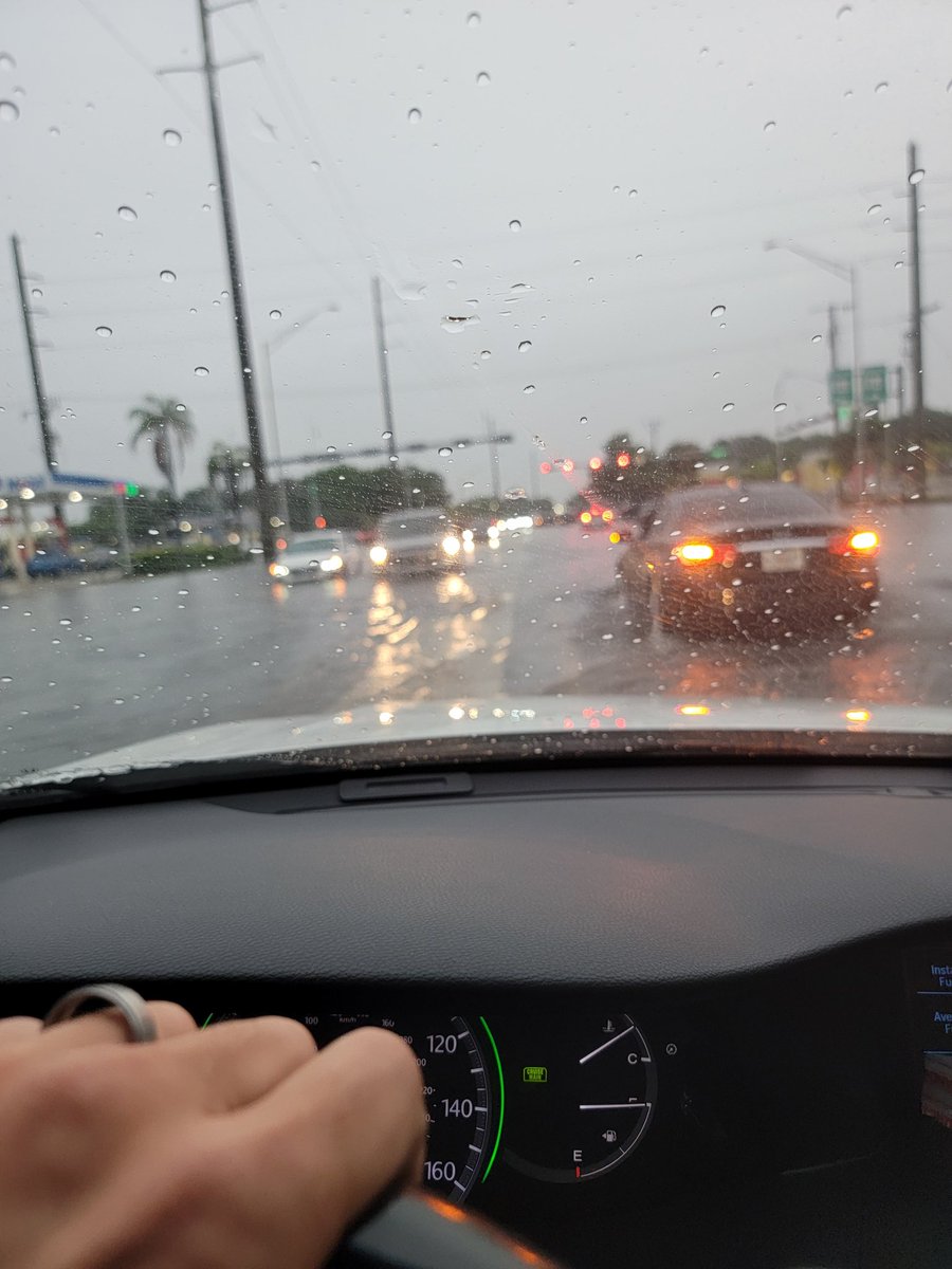 jbone1298's tweet photo. Deep flooding on Sheridan west side of intersection with 441. Escaped riding 2 wheels on the median! I saw the water level rising. @wsvn https://t.co/eXqqrznePc