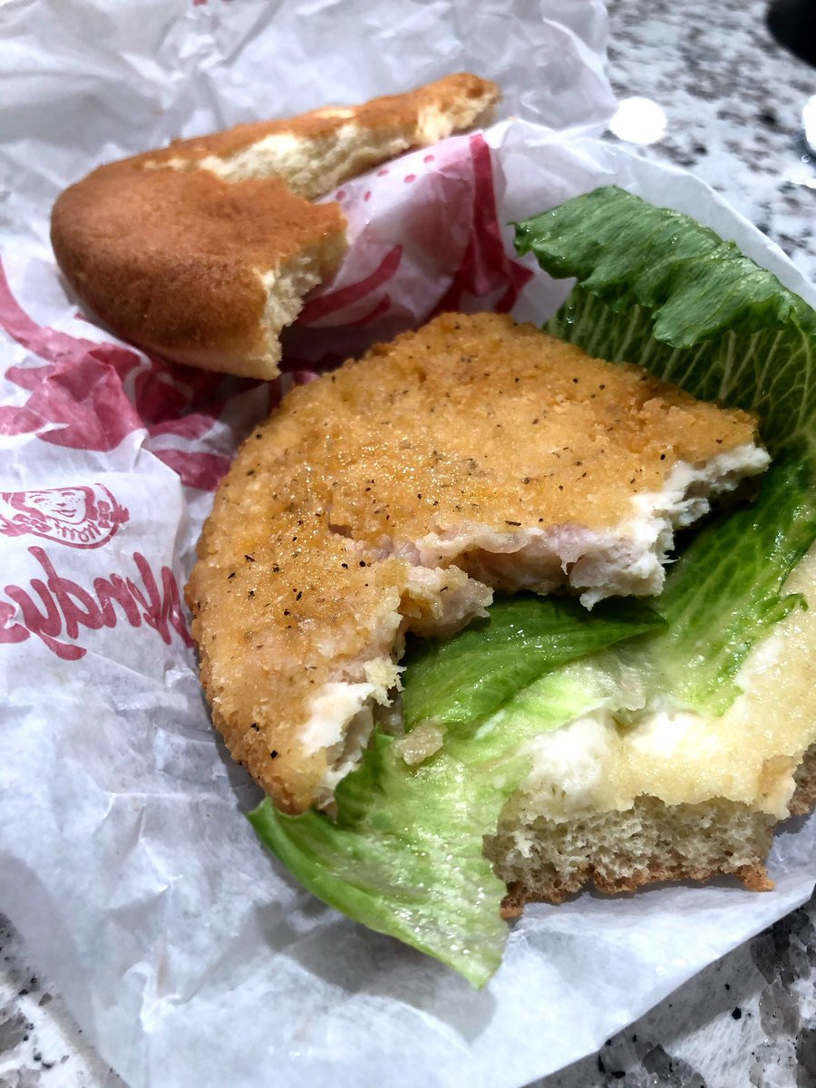 pabloceja1's tweet photo. Yo, @Wendys, is this what you guys mean by fresh, never frozen? https://t.co/g10Mzwjjuc