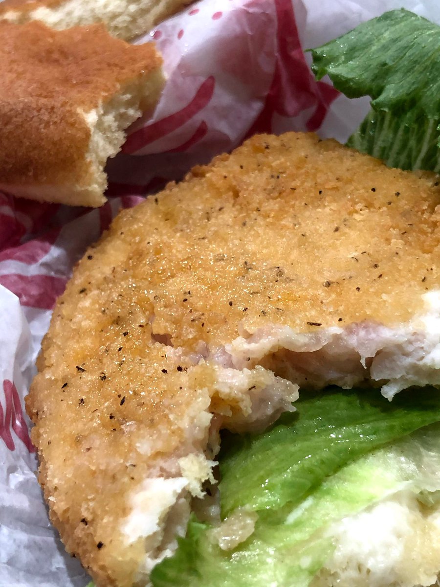 pabloceja1's tweet photo. Yo, @Wendys, is this what you guys mean by fresh, never frozen? https://t.co/g10Mzwjjuc