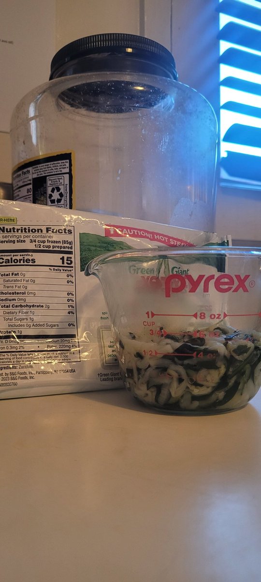 PghKaty's tweet photo. @GreenGiant Are there four 1/2 cup servings in the room with us? https://t.co/hw6eUnJyws