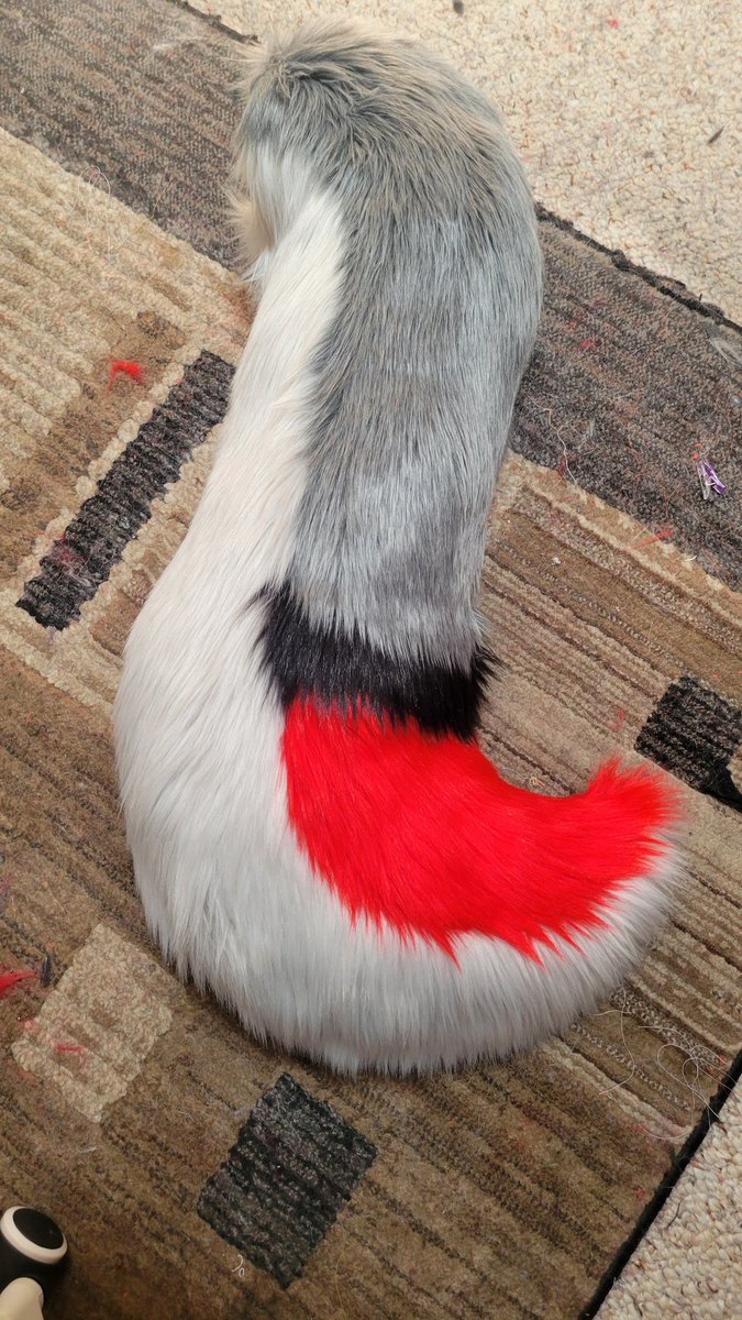 RitzCostumes's tweet photo. Hands, feet, and tail for Cavan! https://t.co/P1bDT749WI