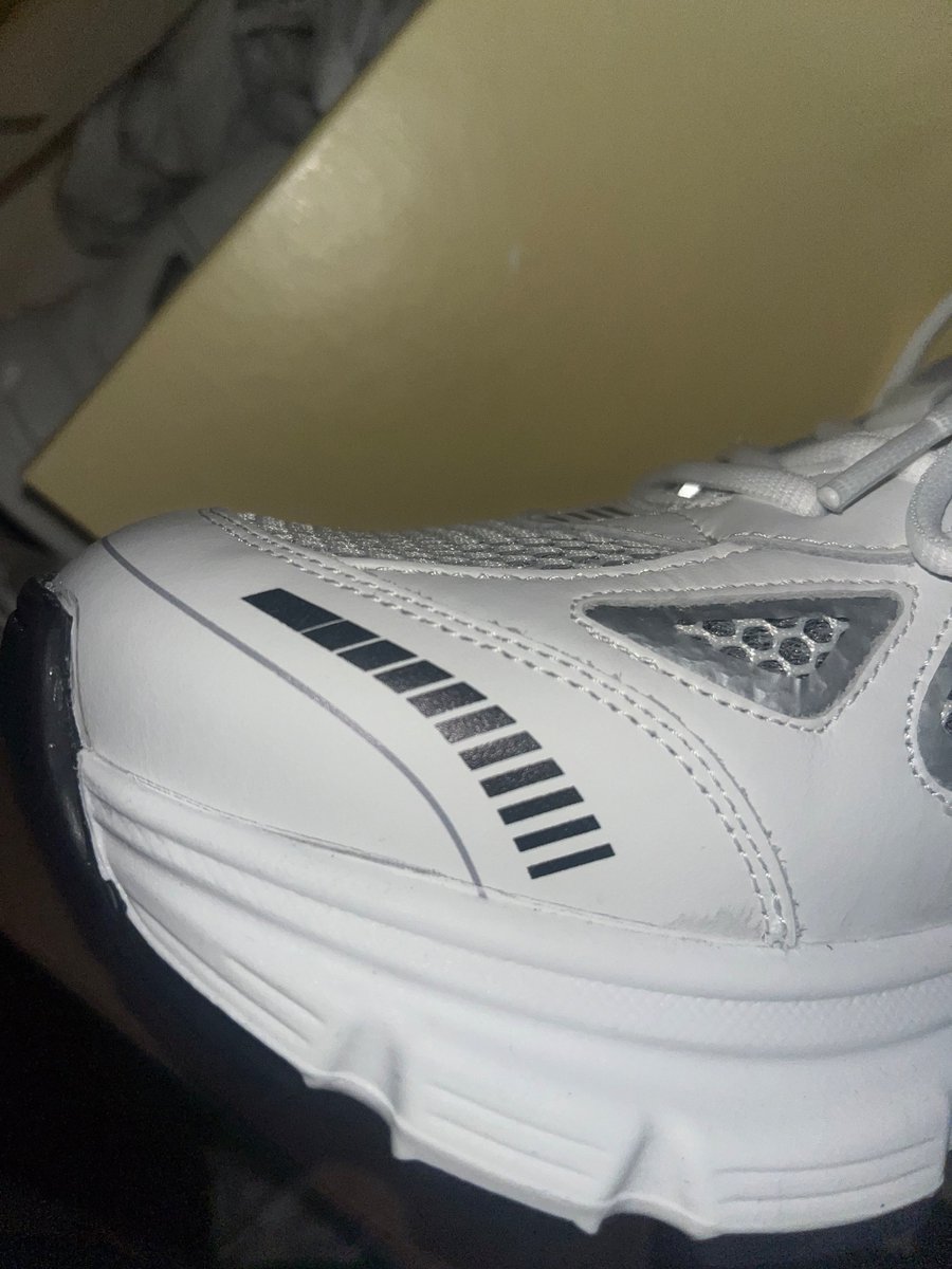 BoboyShorty's tweet photo. @Axelarigato Where the quality control. https://t.co/btfFQhV8qc