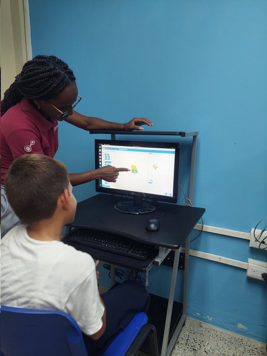 Facilitadora del infocentro Juan evangelista Echarri dicta taller de scratch a niño de 4° grado del complejo educativo Juan evangelista Echarri
#CreemosEnNuestraGente 
<a href="/NicolasMaduro/">Nicolás Maduro</a> 
<a href="/Gabrielasjr/">Gabriela Jiménez</a> 
<a href="/LaRosaInfoVE/">LaRosaInfoVE</a> 
<a href="/BrigadasCHCH/">Brigadas comunicacionales Hugo Chávez</a>