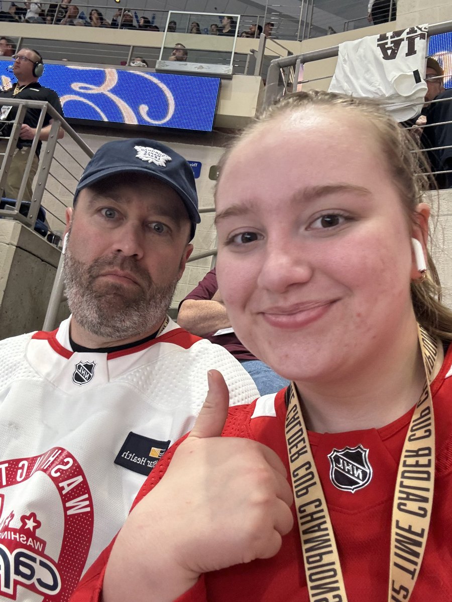 Cassie🏒🩰 tweet media