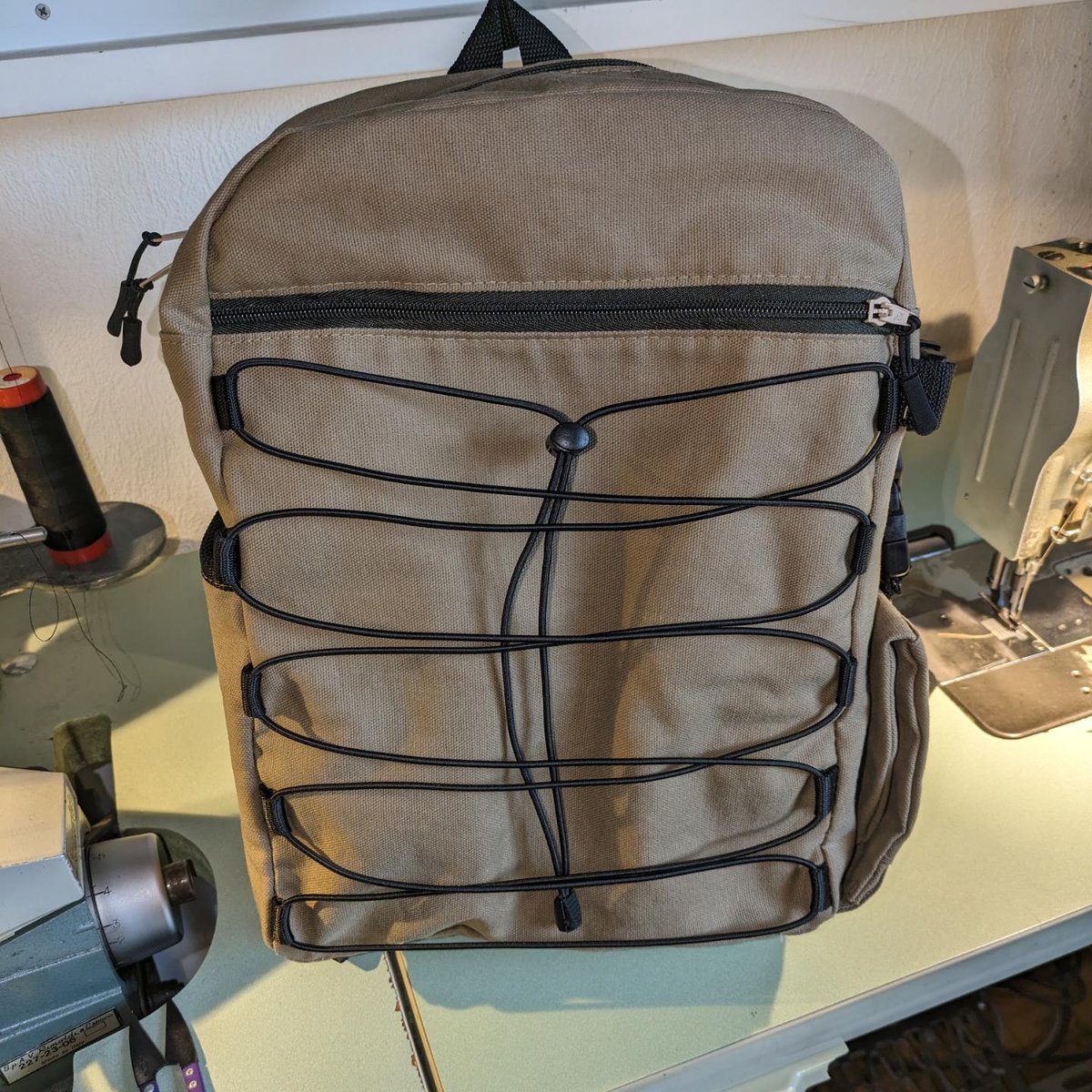 Farmfield's tweet photo. For the first time in a long time I sew a bag specifically for myself. I wanted something with a long foldable pocket. π
#bag #bags #bagmaking #handmade #fashion #theperfectpack #travelbags #everydaycarry #edc #gear #backpacks #edcgear #outdooradventure #edcbackpack #backpack https://t.co/DyEbDFY1ZU