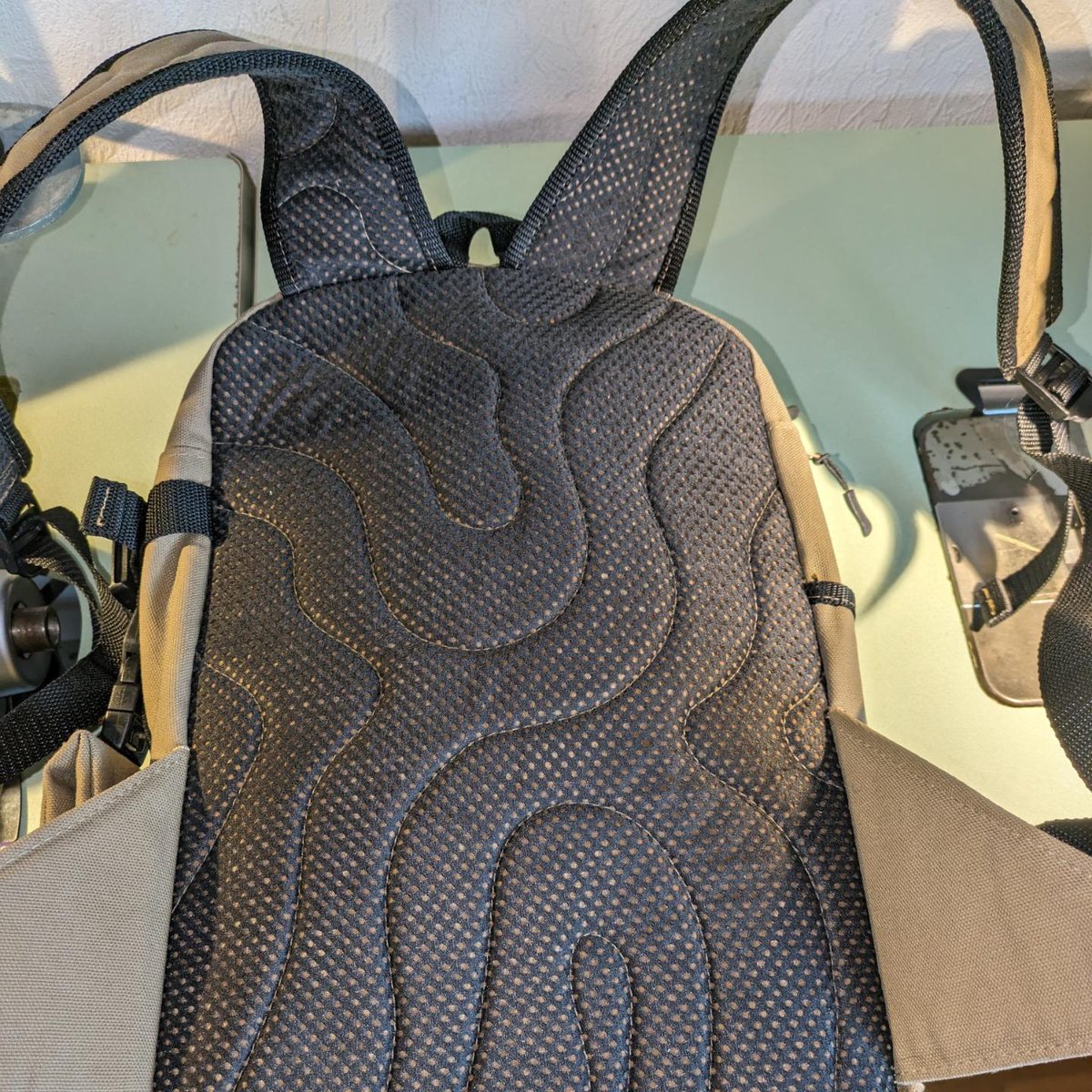 Farmfield's tweet photo. For the first time in a long time I sew a bag specifically for myself. I wanted something with a long foldable pocket. π
#bag #bags #bagmaking #handmade #fashion #theperfectpack #travelbags #everydaycarry #edc #gear #backpacks #edcgear #outdooradventure #edcbackpack #backpack https://t.co/DyEbDFY1ZU
