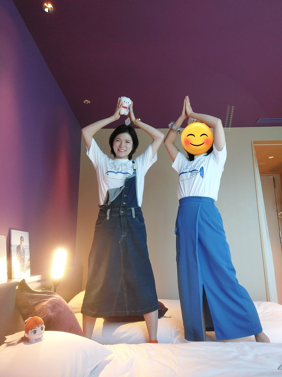 22reimen's tweet photo. パープルの部屋があるホテルに泊まってジン祭りです💜💜
友人ジョングクペンなのにこの日はジンペンになってくれてます🐟
動画とか見まくって寝たの3時くらい笑
#WelcomeBackajin
#ジンくん
#Jinと始まる新たな物語
#BTS https://t.co/ZWfMhaqLjb