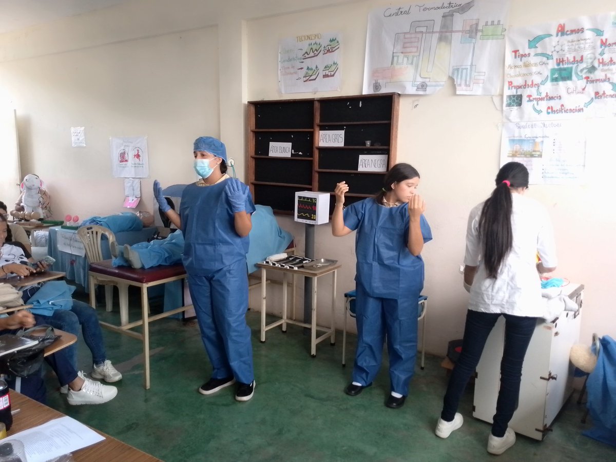 XVIII Expo-Ciencia, disertación y encuentro de Simulación de Procesos Biotecnologia, Ciencias en nuestras vidas, Fitotecnología entre lo tradicional y la investigación por parte de estudiantes de 5to. Año. bajo la coordinación de las docentes: Jackeline Canelones y Evelin Fuentes