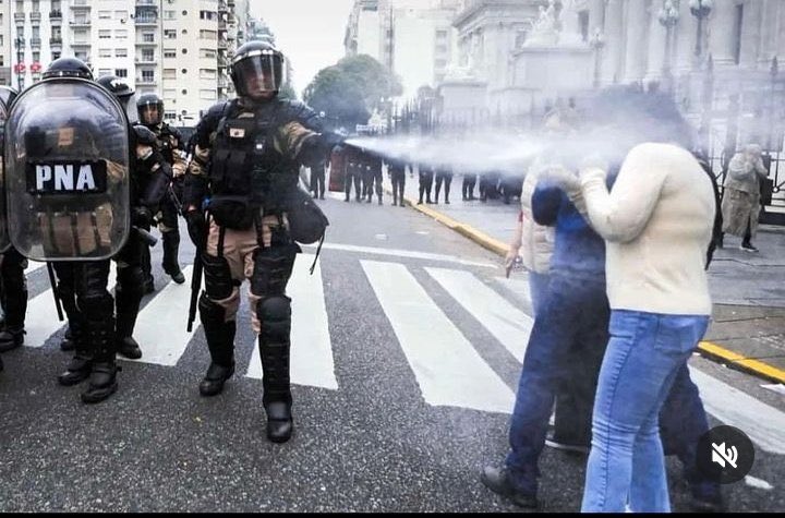 La Prefectura frena el golpe de Estado