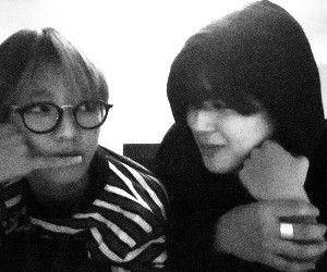 xtaekimz's tweet photo. fotos antigas pois meu amor por você atravessa gerações e vidas. Te amo Jimin, te amo desde que te vi, desde que te entendi melhor e eu sempre busco ser o melhor pra você.

Feliz dia dos namorados meu amor. @PARKJ95s https://t.co/OghE36LnW2