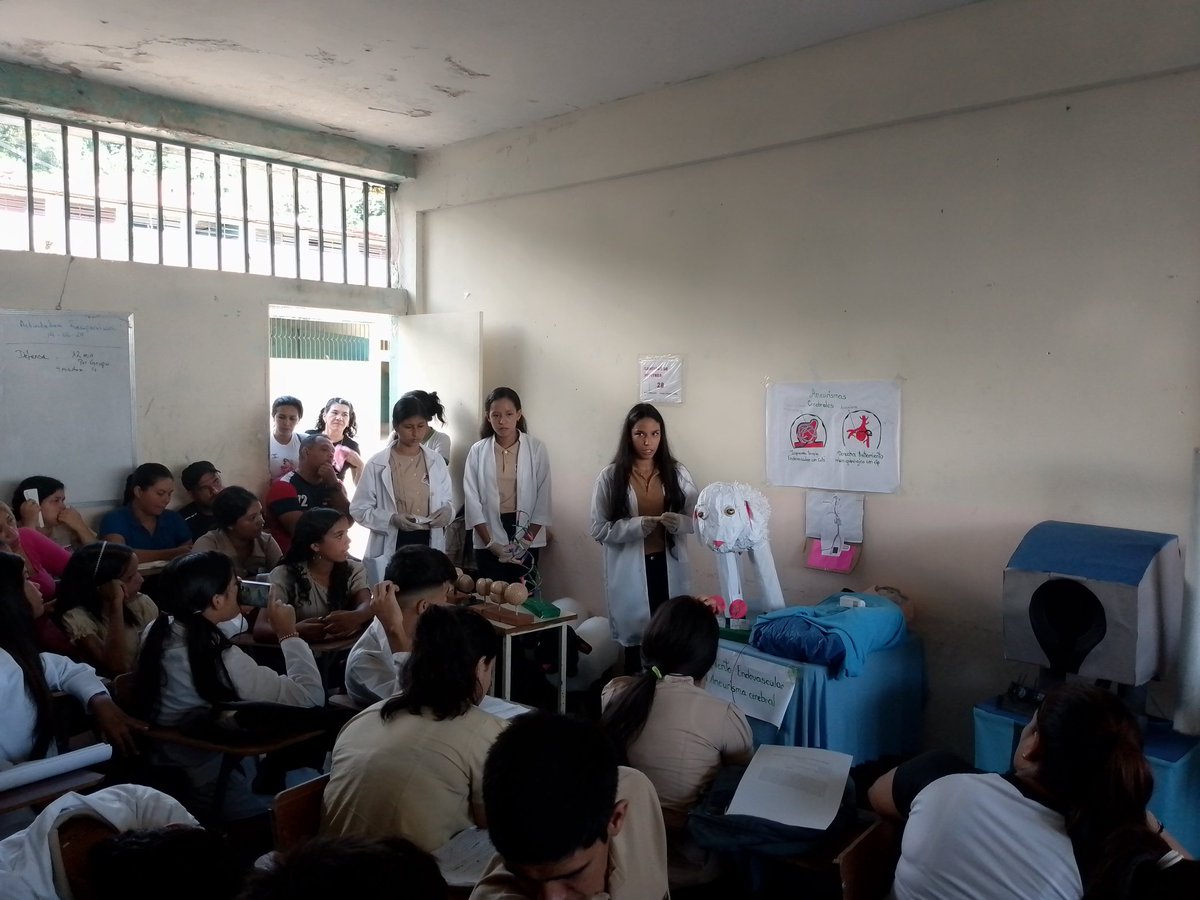 XVIII Expo-Ciencia, disertación y encuentro de Simulación de Procesos Biotecnologia, Ciencias en nuestras vidas, Fitotecnología entre lo tradicional y la investigación por parte de estudiantes de 5to. Año. bajo la coordinación de las docentes: Jackeline Canelones y Evelin Fuentes