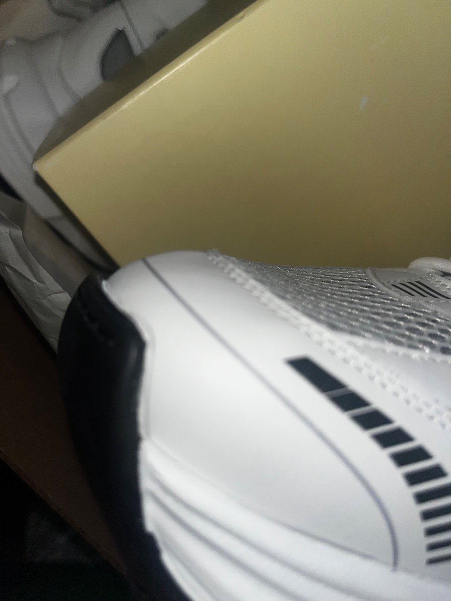 BoboyShorty's tweet photo. @Axelarigato what is this? No quality control? https://t.co/SyM4kzogC8