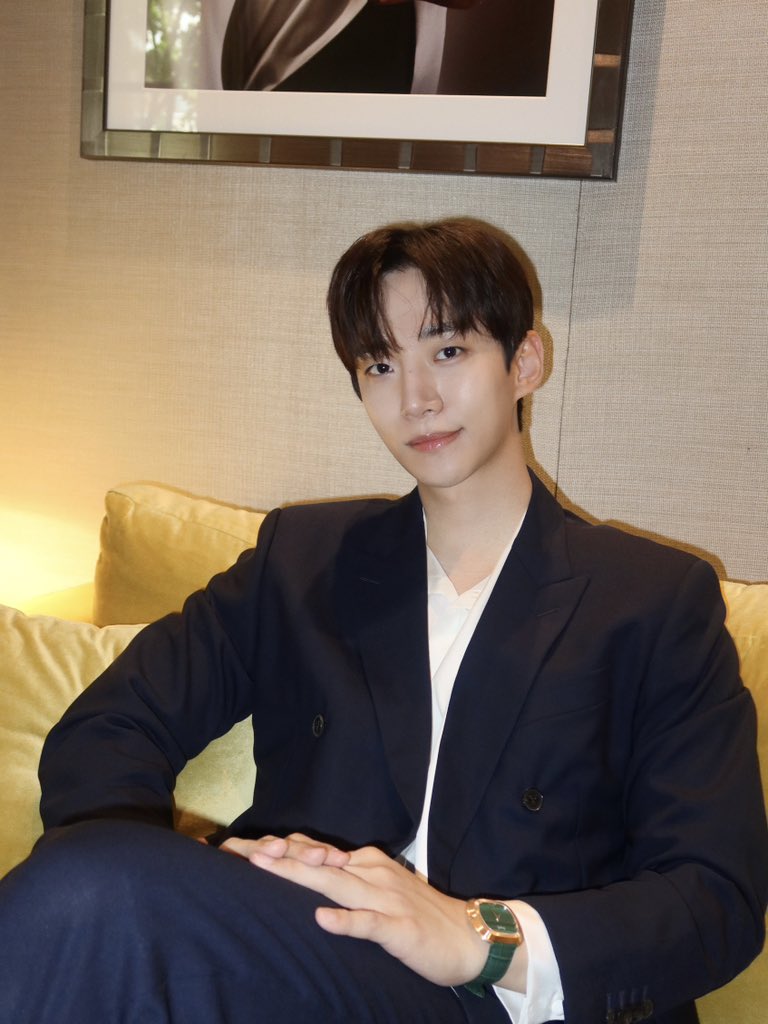 follow_leejunho's tweet photo. LEE JUNHO in Paris ✨
Piaget 150th Anniversary High Jewelry Event

#이준호 #LEEJUNHO
#준호 #JUNHO
#PiagetxLEEJUNHO
#피아제 #Piaget
#Piaget150
#HouseOfGold 
#EssenseOfExtraleganza https://t.co/PDqtcS9iUk