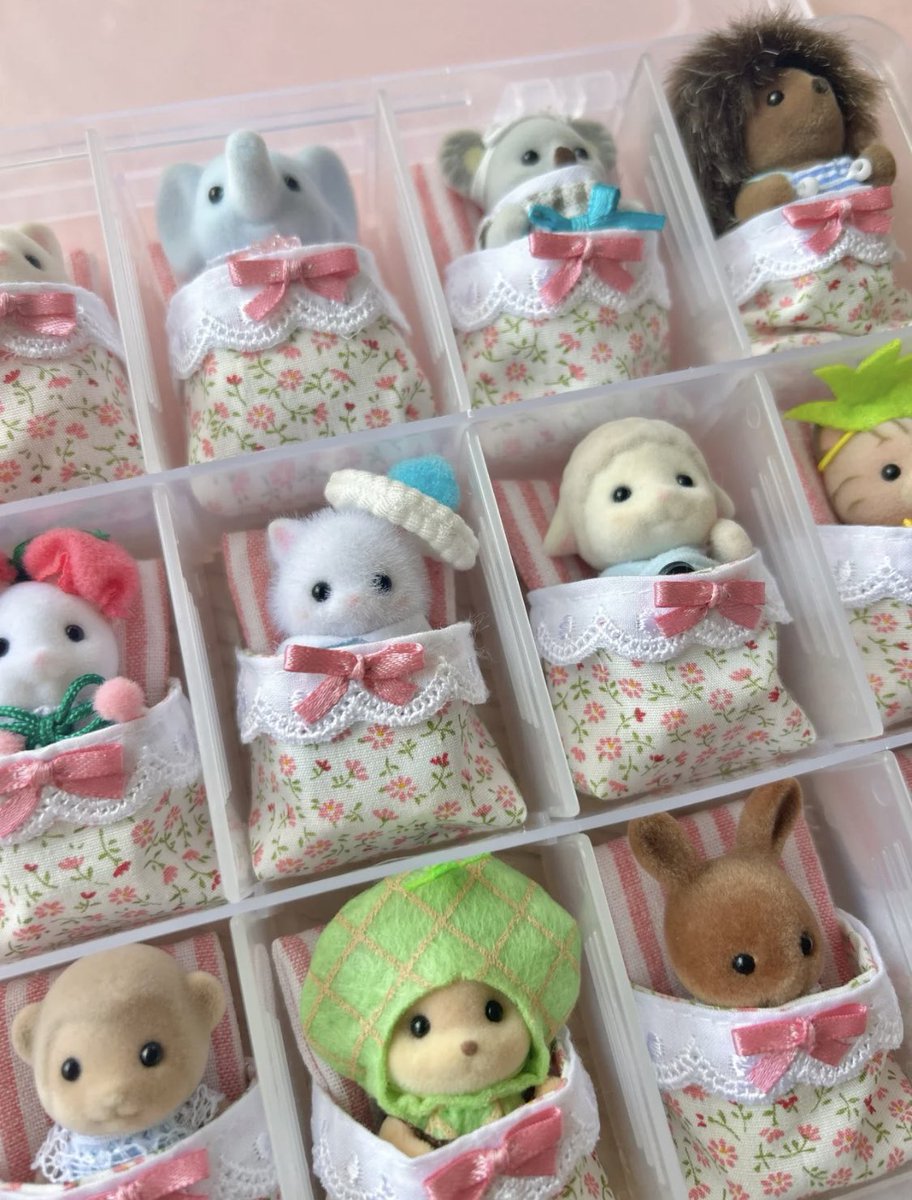 piinkimi_'s tweet image. they sleep