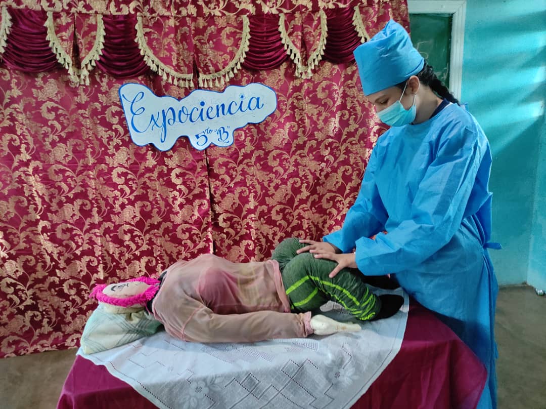 XVIII Expo-Ciencia, disertación y encuentro de Simulación de Procesos Biotecnologia, Ciencias en nuestras vidas, Fitotecnología entre lo tradicional y la investigación por parte de estudiantes de 5to. Año. bajo la coordinación de las docentes: Jackeline Canelones y Evelin Fuentes