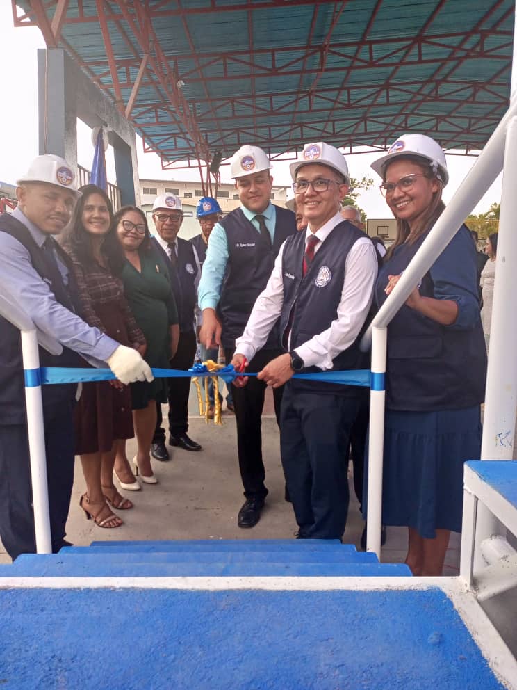 avoriental7's tweet photo. Se Procedió por Parte de las autoridades del Colegio Adventista U.E "Dr Braulio Pérez Marcio" junto con las autoridades de la Asociación Venezolana Oriental acompañados del Presidente de la Unión Venezolana Oriental Pr Luis Paredes a la inauguración de la Concha acústica
#AVOR https://t.co/R876LNPkUX