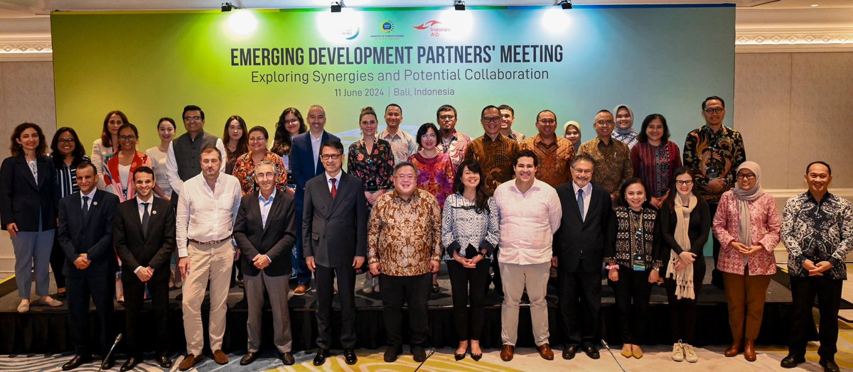 AgenciaEsco's tweet photo. Nuestra directora general, Karla de Palma, participa en la #DevLeadersConference @CGDev en Indonesia 🇮🇩 , que reúne a líderes de agencias de desarrollo para compartir experiencias, y promover la eficacia de la ayuda y las organizaciones. 🌍💡 https://t.co/QhvtWjHjSE