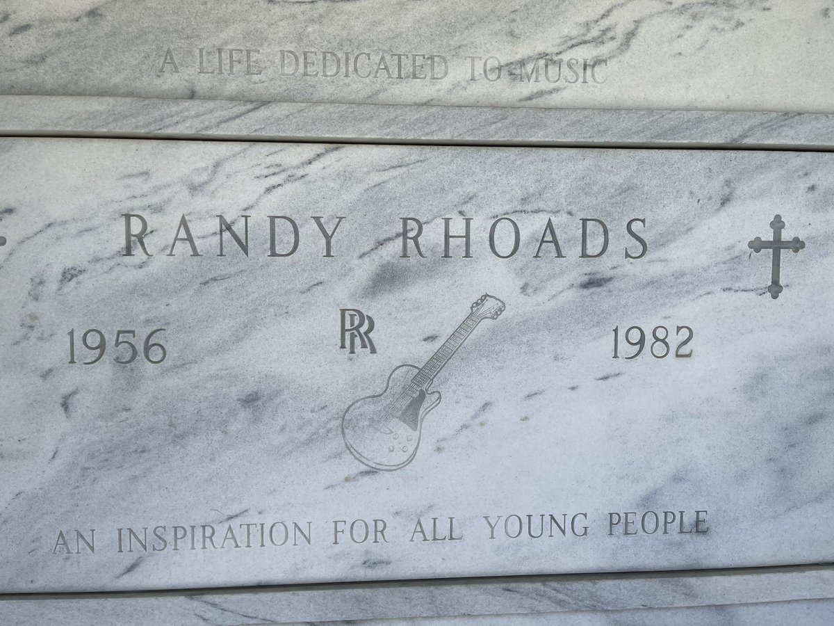 matthewrocks5's tweet photo. @RhoadsRememberd 🎸
#TheGoat https://t.co/iHKXzfstCK