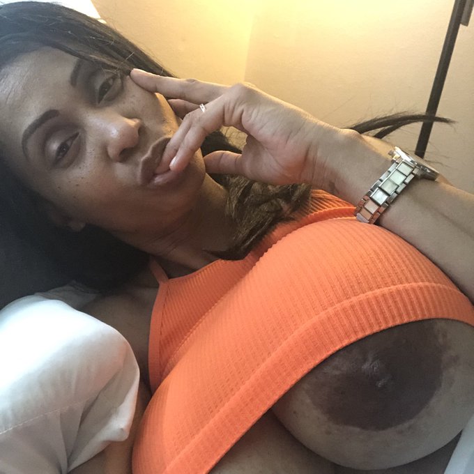 Pretty in orange, lol&hellip;.-Gloria Lamour https://t.co/tViJ5tOxcH<a href="/tag/fakingit"class="tags"><span>#fakingit</span></a>