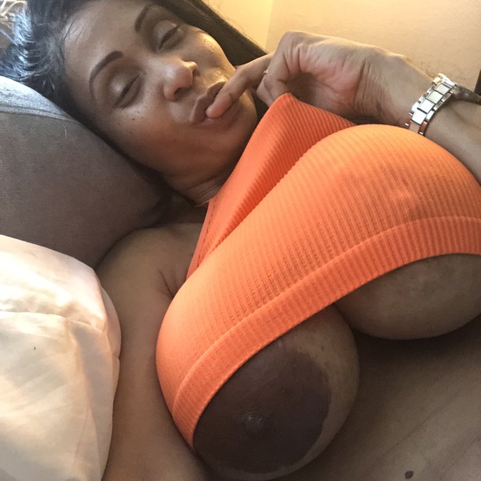 Pretty in orange, lol&hellip;.-Gloria Lamour https://t.co/tViJ5tOxcH