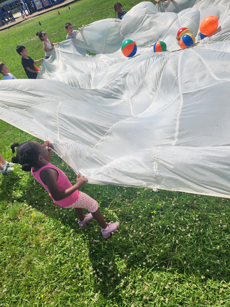 Beanyy_Babe's tweet photo. Field day fun! 
@LuxfordES @vbschools https://t.co/RnBVbDNiYN