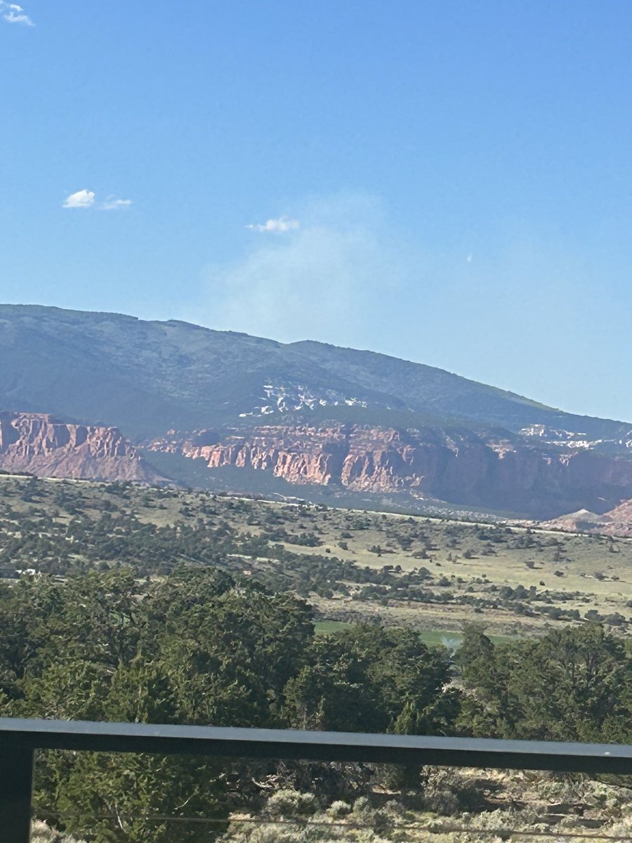 cbarkerTrains's tweet photo. @FishlakeNF Hey folks this is looking north from Teasdale at 6 pm. Seems maybe east of the prescribed burn? https://t.co/YxqG3yzS3R
