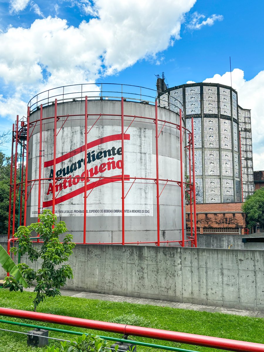 Fábrica de Licores de Antioquia tweet media