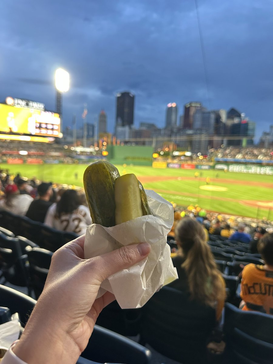 jjpink98's tweet photo. @philaurdelphia You can also do this at PNC in Pittsburgh 🤭 https://t.co/0JI1L9UB0P