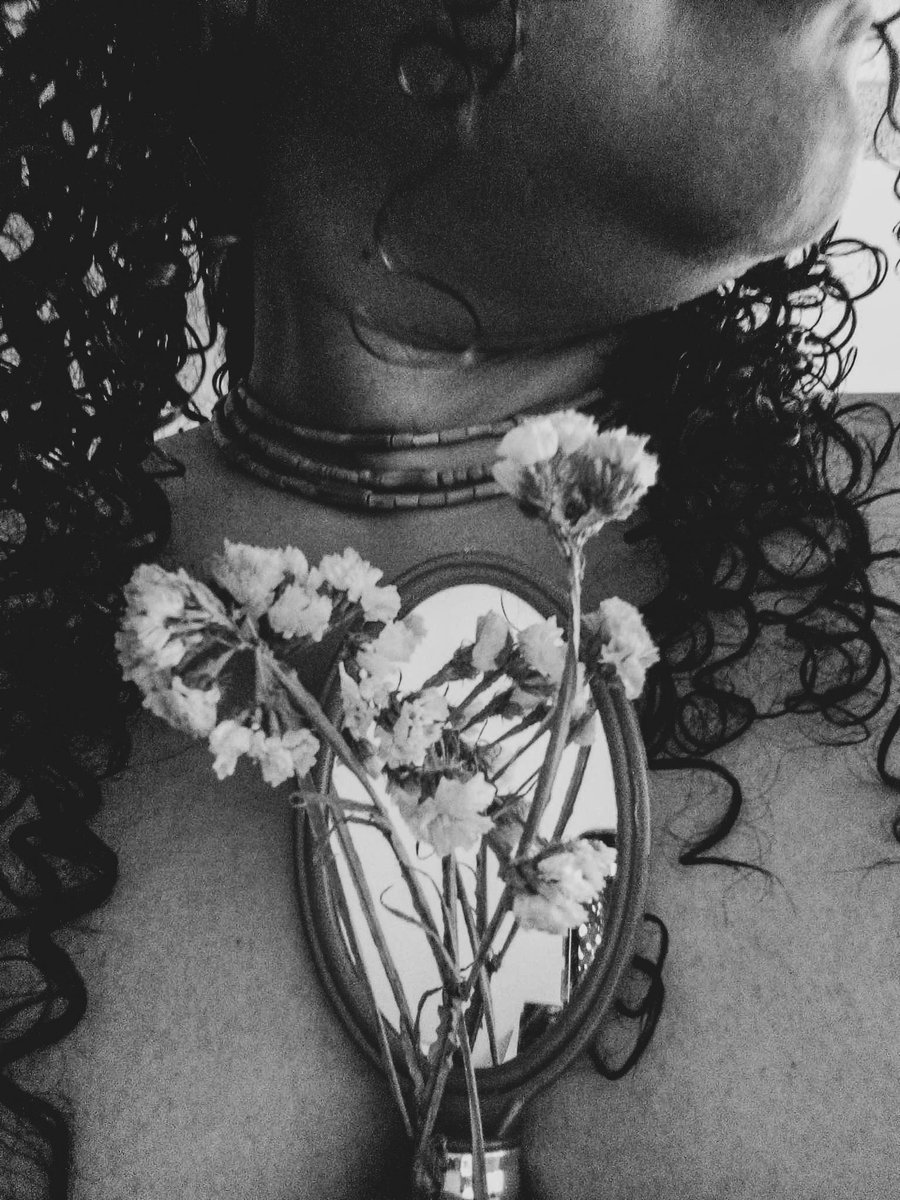 "Sanar duele" 
pero es un proceso hermoso 
📷🌺❤️

#selfportrait #photography