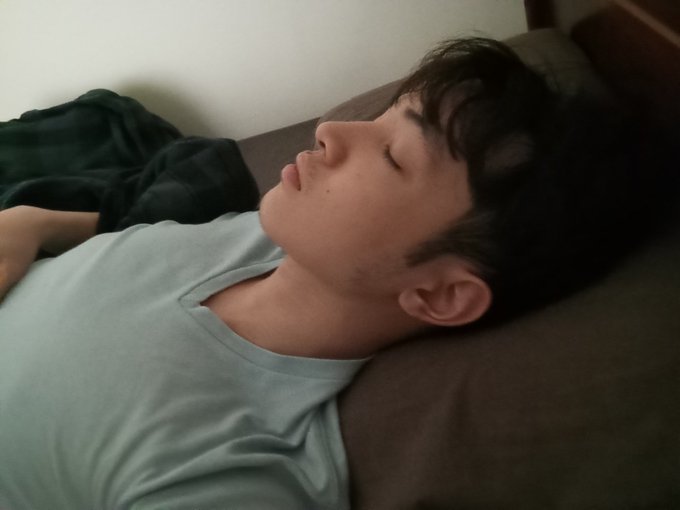 外面在裝潢，，， https://t.co/m7syTJG0rP