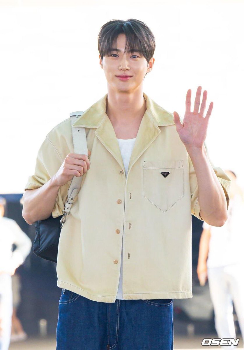 letstalkaboutKR's tweet photo. พร้อมยังงง!! พี่อูซอก กำลังไปไทยแล้วค่าาาา
บยอนอูซอก ที่สนามบินอินชอน ออกเดินทางไปกรุงเทพ จะมีงานแฟนมีตติ้ง 14-15 มิ.ย. นี้ !!
และ Pop-Up #LovelyRunner ที่ไทยมี 13-16 มิ.ย. ที่ CTW พี่เค้าจะแวะไปมั้ยๆๆๆๆๆ 

#ByeonWooseok https://t.co/KncBWKcWgN