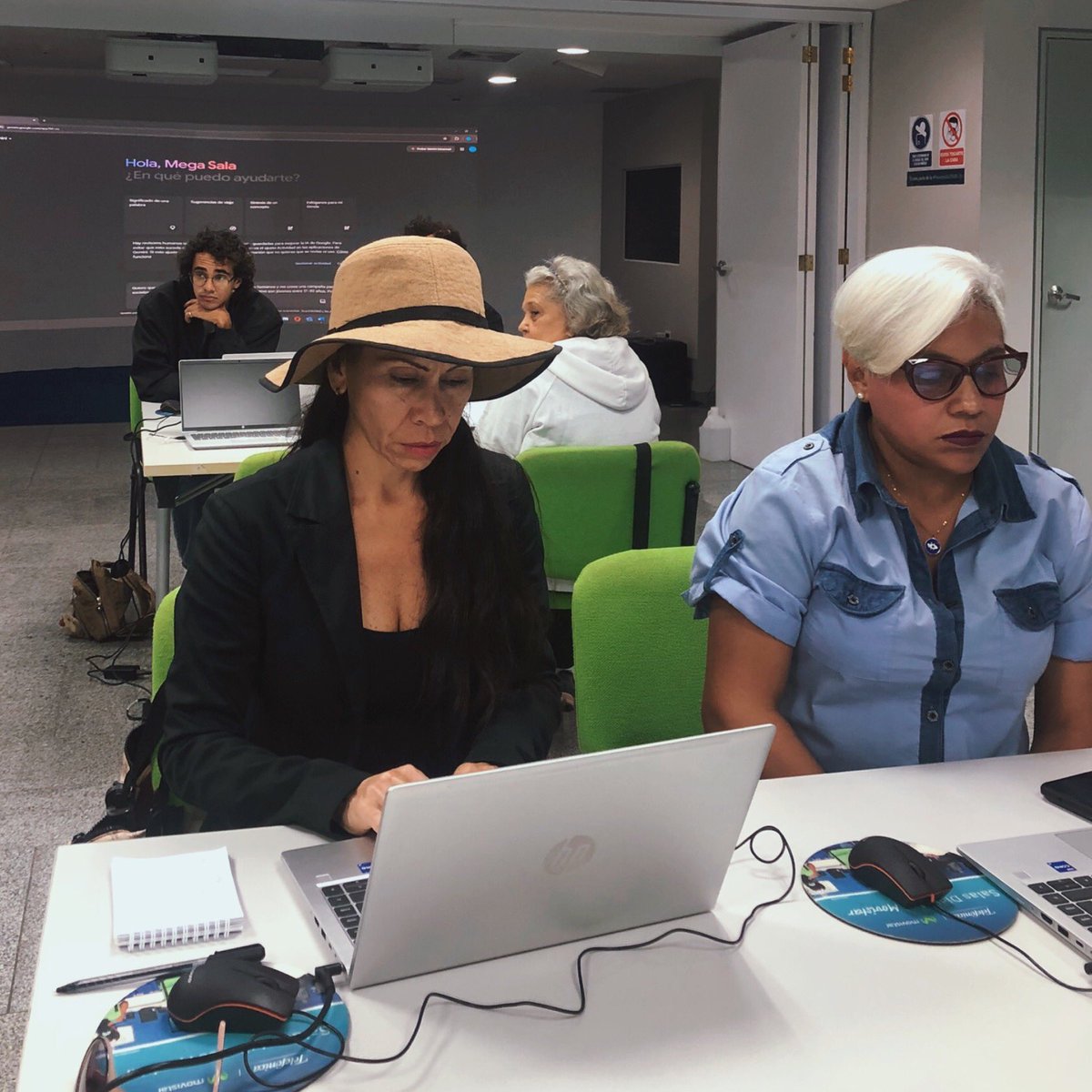 OportunidadAC's tweet photo. Agradecemos a Yenni Peña por ser Facilitadora en esta Formación✨

Al aprovechar su potencial, podemos construir puentes, derribar barreras y promover la igualdad💙

#DocumentarEnUnClick
#SoyCiberactivista
#MonitorDESCAVE https://t.co/8XmPVWGM9K