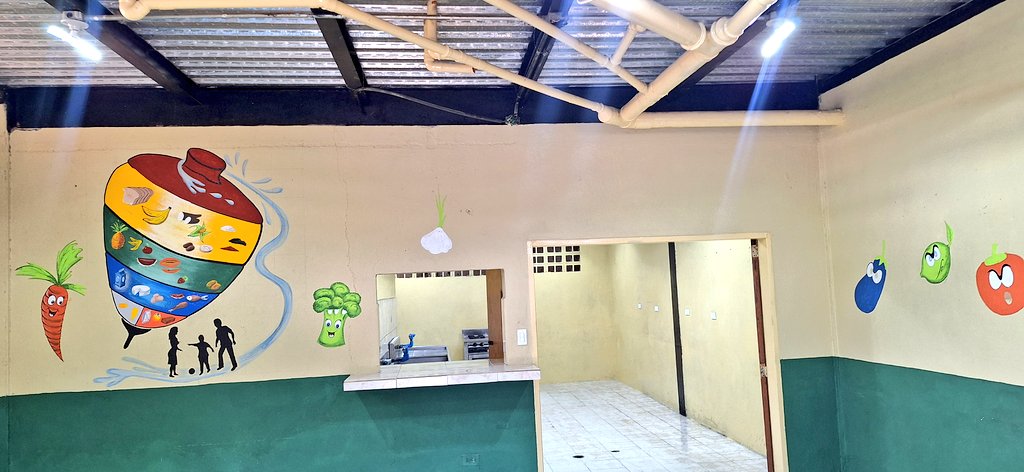 HumbertoMarte_'s tweet photo. El reacondicionamiento integral del liceo Cecilio Acosta consistió en la intervención de 35 mil m2 de toda la infraestructura escolar. Hoy la muchachada de Ciudad Miranda disfrutan de instalaciones de calidad, confortables y seguras para su formación académica. https://t.co/hAm7bIyGeW