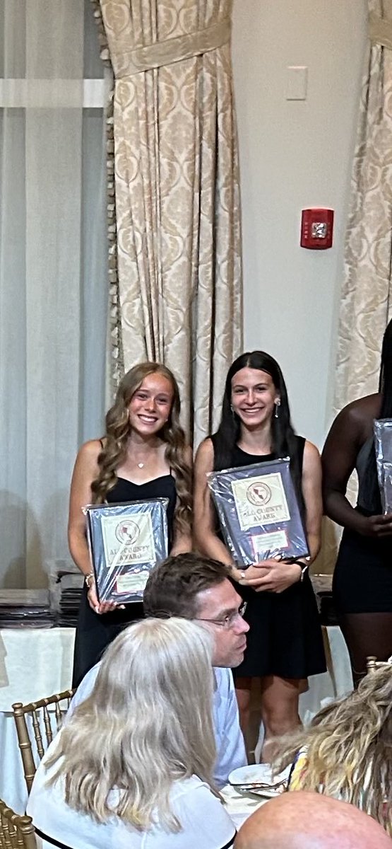 wmhswintertrack's tweet photo. Congratulations to Ciara, Maddy, Noah, and Tyler on their 1st Team Passaic County honors! Congrats to all the WMHS athletes and coaches! #gohighlanders ⁦@WMAthleticDept⁩ ⁦@wmhometownpride⁩ ⁦@WMTHSPrincipal⁩ ⁦@BigNorthConBNC⁩ https://t.co/OLFcwjX73r