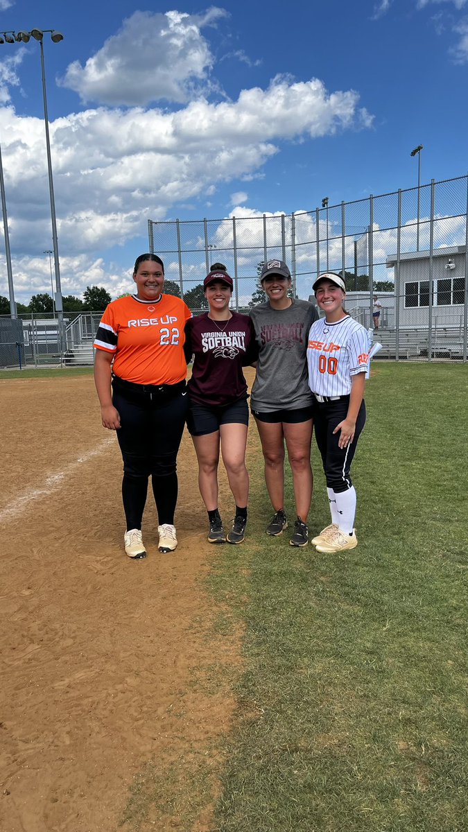 leahgraceh08's tweet photo. Thank you to all the coaches that hosted Junior day softball camp! I definitely learned a lot of new techniques and information that I will be using forward. https://t.co/ehgFWN1sK9