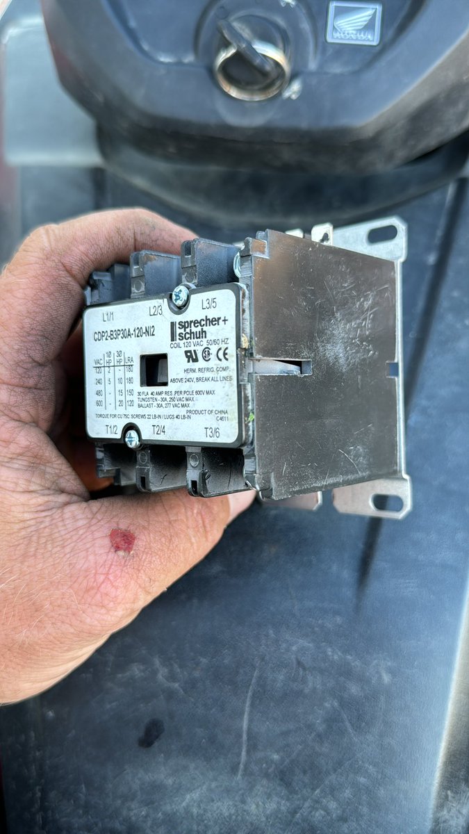 Afuelberth1's tweet photo. As it turns out the name brand ones are worth the extra nickel #junk https://t.co/TUFTpg7446
