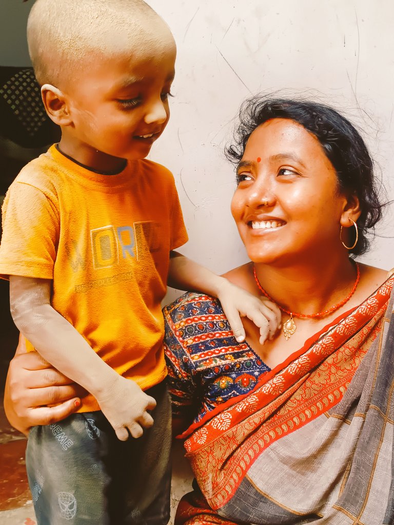 RANJEET03518316's tweet photo. धैर्य रखो ! निराश मत होना कभी, क्योंकि तुम्हें जिसने लिखा है वो ब्रह्माण्ड का सबसे बड़ा लेखक है। #आई❣️#यू@#मां❣️
#photochallenge
#niceclick https://t.co/kQd3BT4sNl