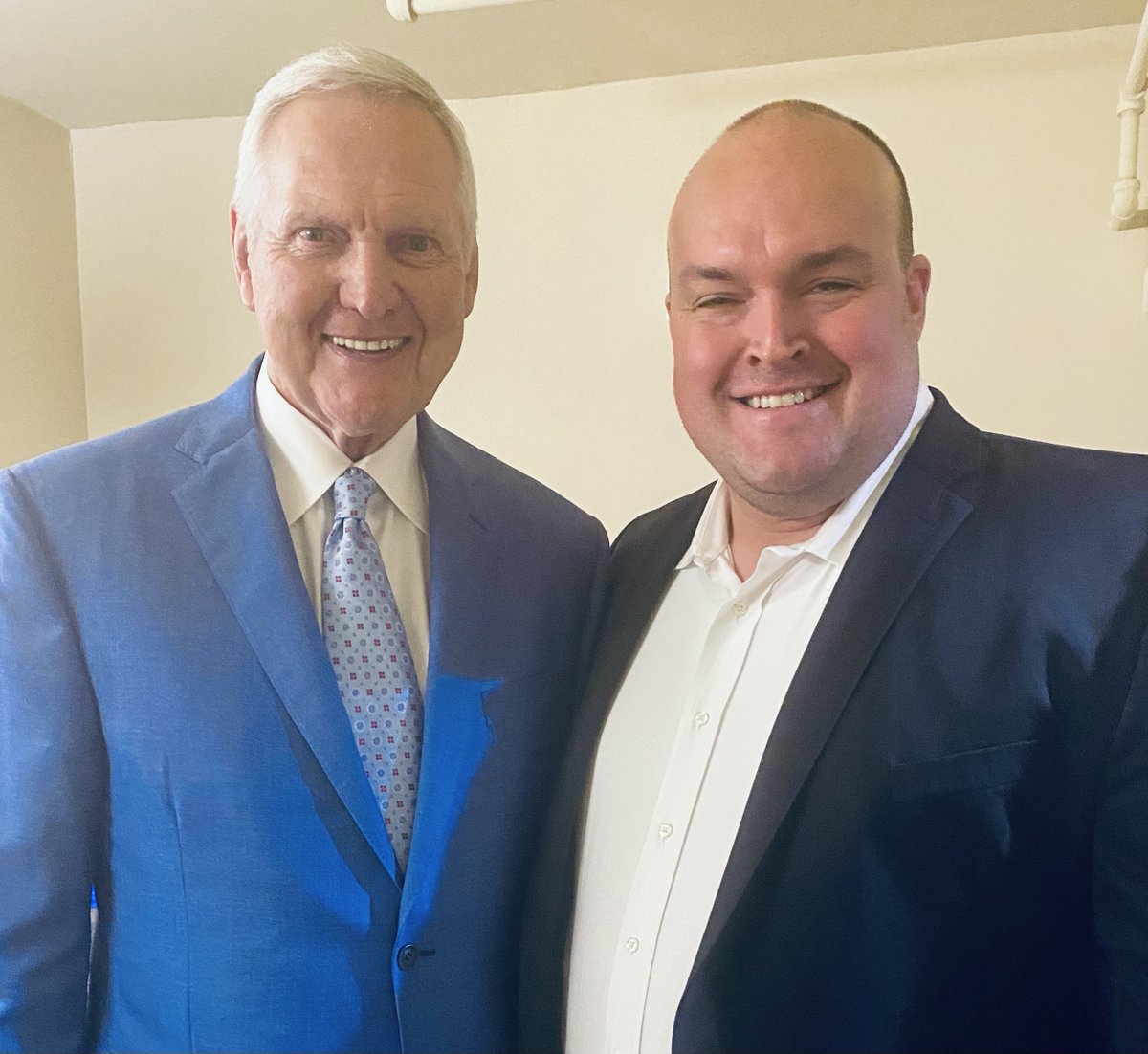 Was fortunate to run into Jerry West in a back hallway at the Basketball Hall of Fame. Just him and me. He proceeded to show me pictures of his grand kids for 5 minutes and talk West Virginia. His grace and presence was indescribable. RIP “Logo” Thank you.