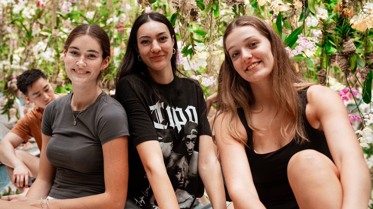 HawaiiWBB's tweet photo. Rainbow Wahine freshmen embrace new experiences in Japan
#BowsInJapan update ➡️ https://t.co/EHcxqJkfpf
#GoBows #SISTAHHOOD https://t.co/rjFmfa5EZv